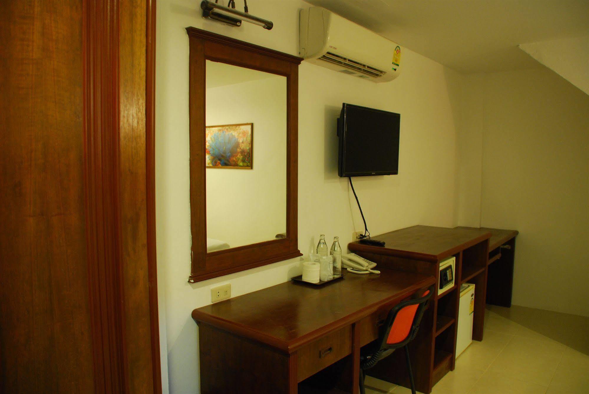 Patong Budget Rooms Eksteriør bilde